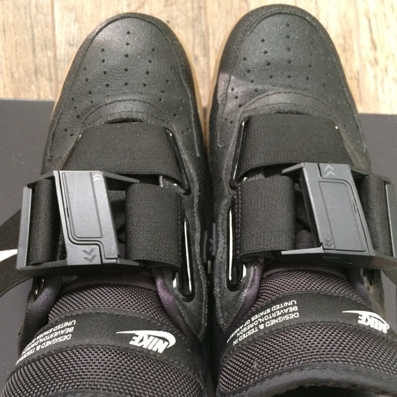 Air Force 1 Utility Size 9 (Used/Like New) - Picture 11 of 15